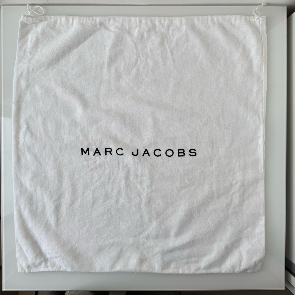 Marc Jacobs Vintage Leather ๐ฅ HUGE - Picture 2 of 16
